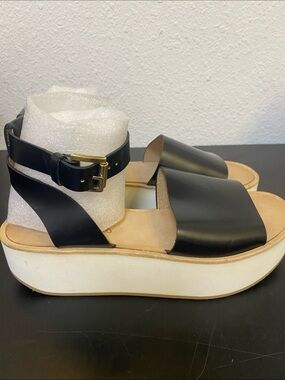 Malabar Platform Sandals from the Spanish brand Flamingos